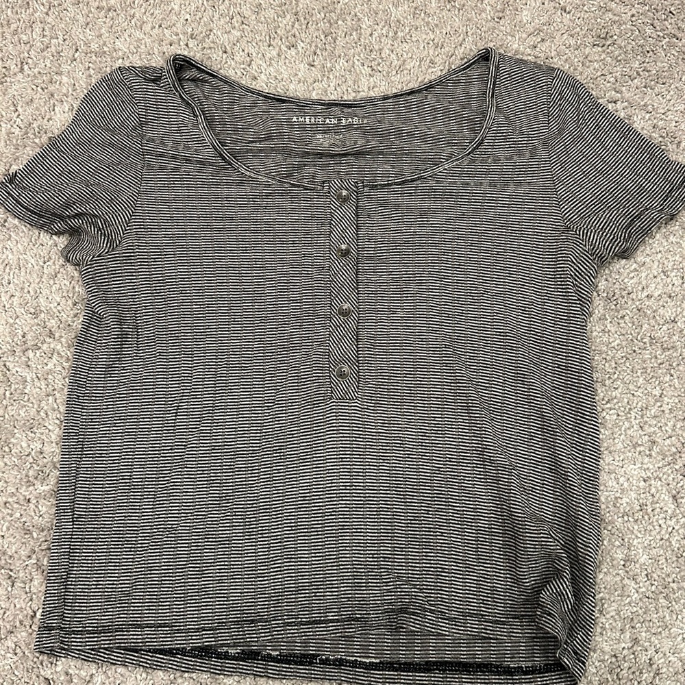 American Eagle black and white stripped t-shirt